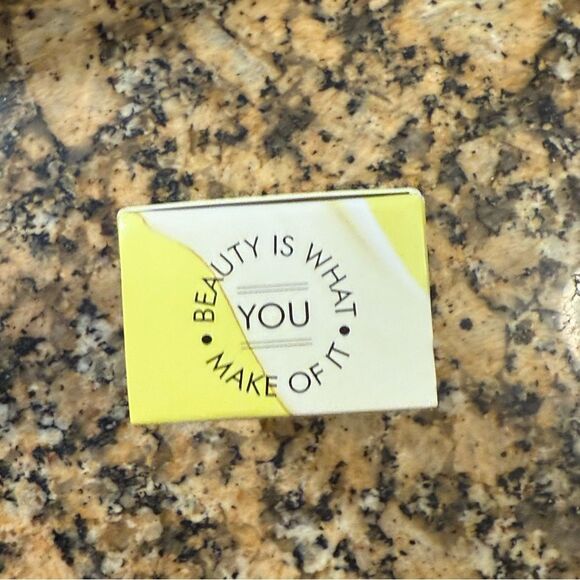 VOLITION BEAUTY Grenache Retinol Eye Cream 15 ml - Picture 6 of 7